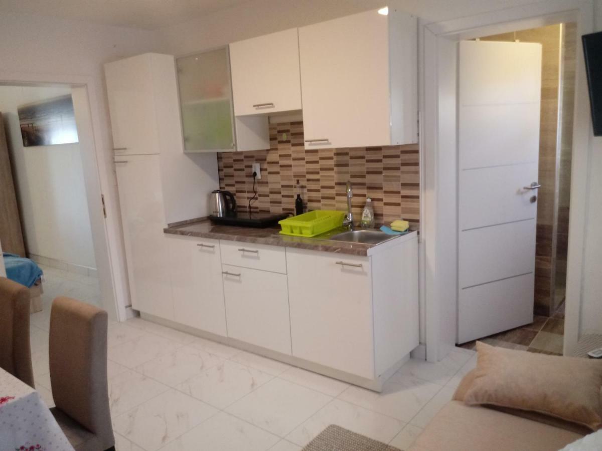 Apartmani Fran Вир Экстерьер фото